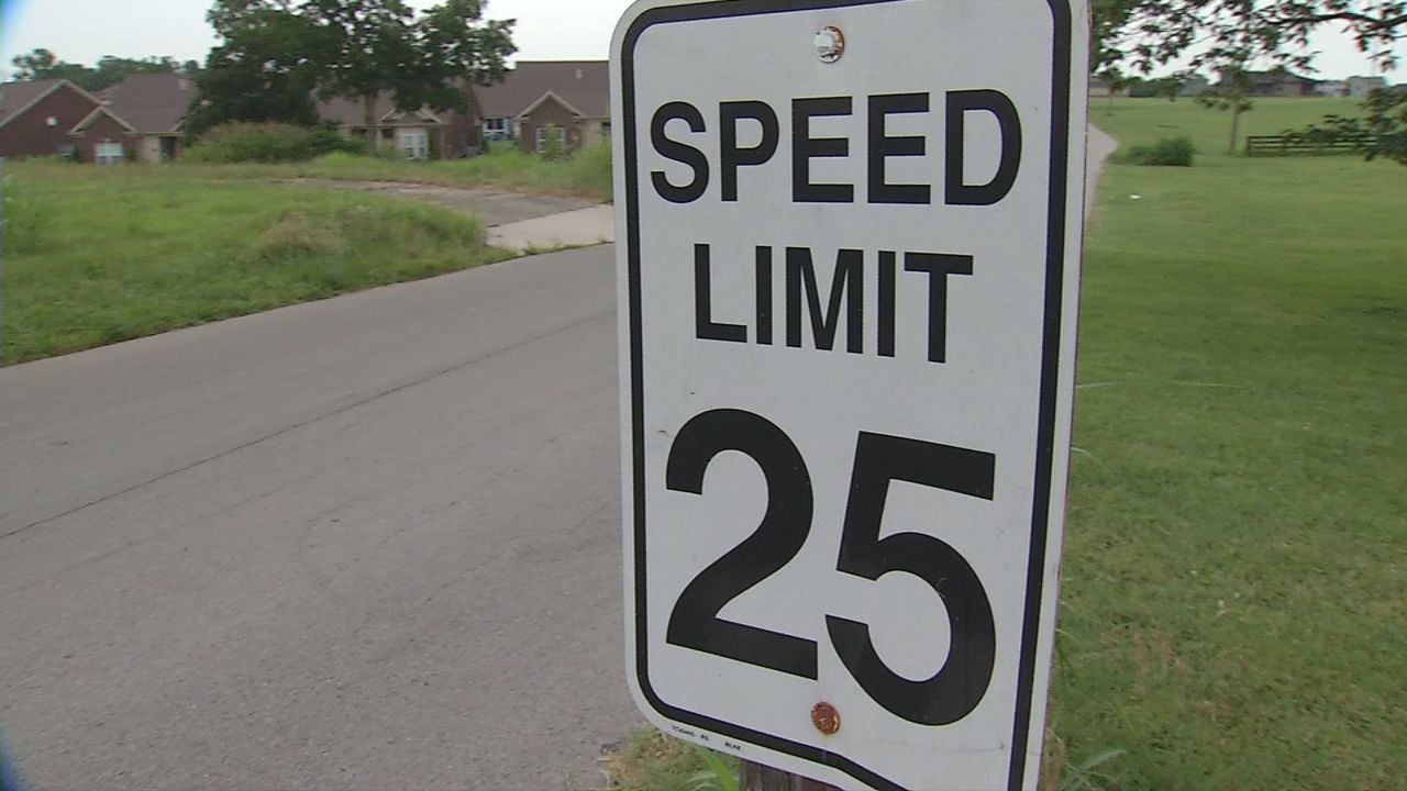 Speed Limit 25 Sign